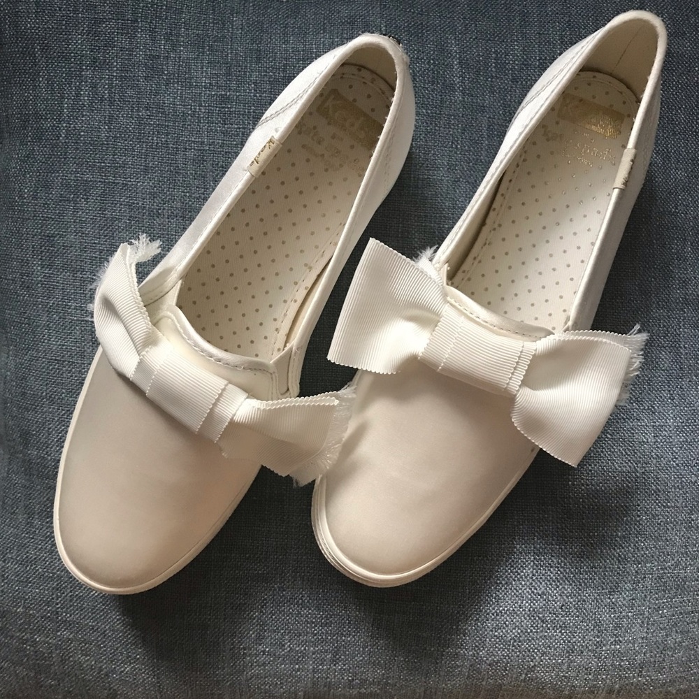 keds x kate spade new york
Bridal Triple Decker Bow - Like New